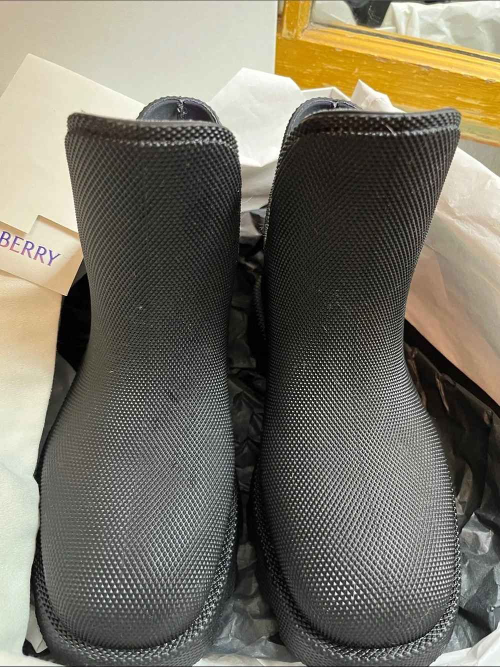 NEW Burberry Marsh Low Chelsea Boots Womens size US 6 or Eu 36